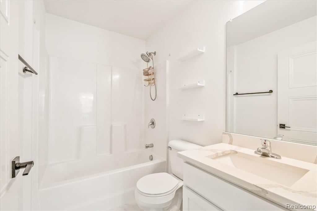 8319 Beatrice, Westland, MI — Photo 22