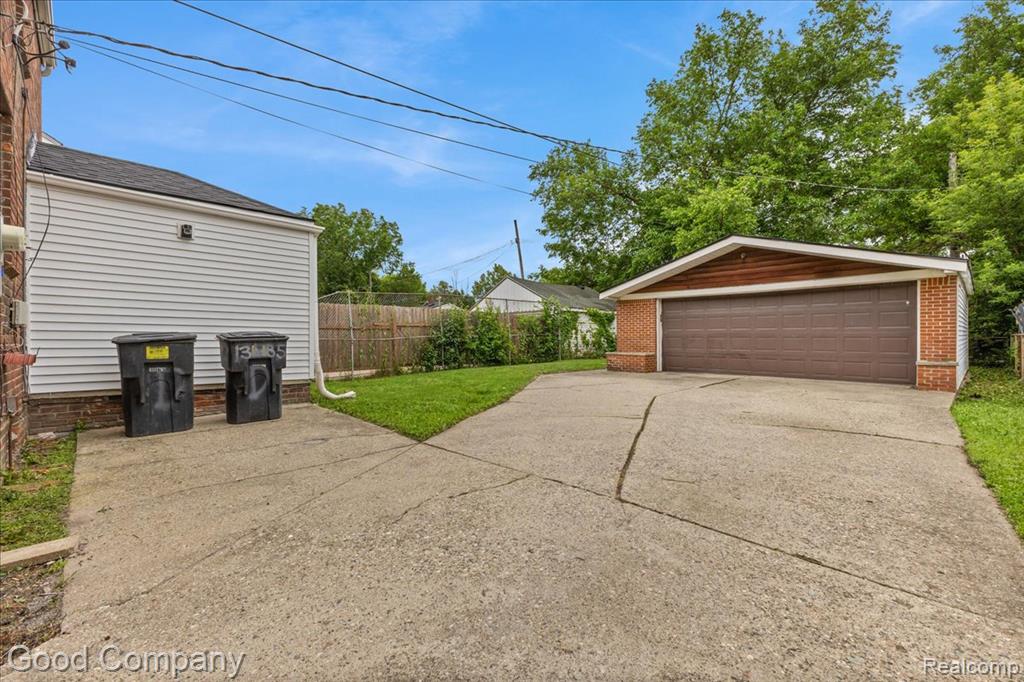 13517 Pembroke Avenue, Detroit, MI 48235 — Photo 38