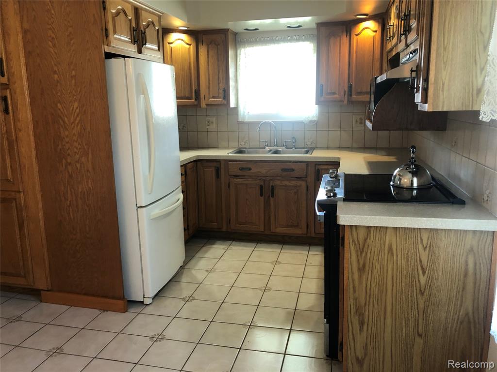 6556 Drexel Street, Dearborn Heights, MI 48127 — Photo 5