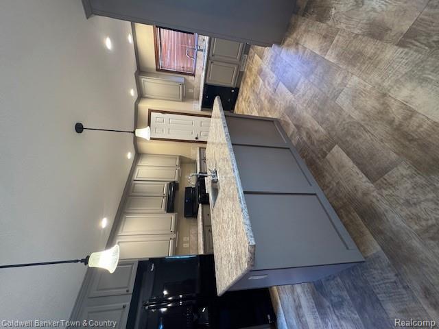 4090 Emerald Park Drive, Milford, MI 48380 — Photo 3