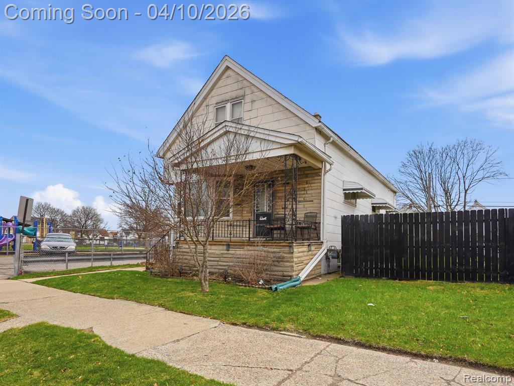 1970 Edwin Street, Hamtramck, MI 48212 — Photo 3