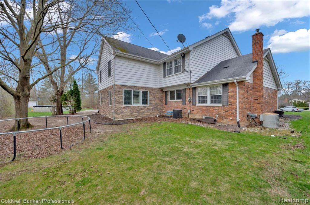 5082 BIRCH TREE Court, Grand Blanc, MI 48439 — Photo 35
