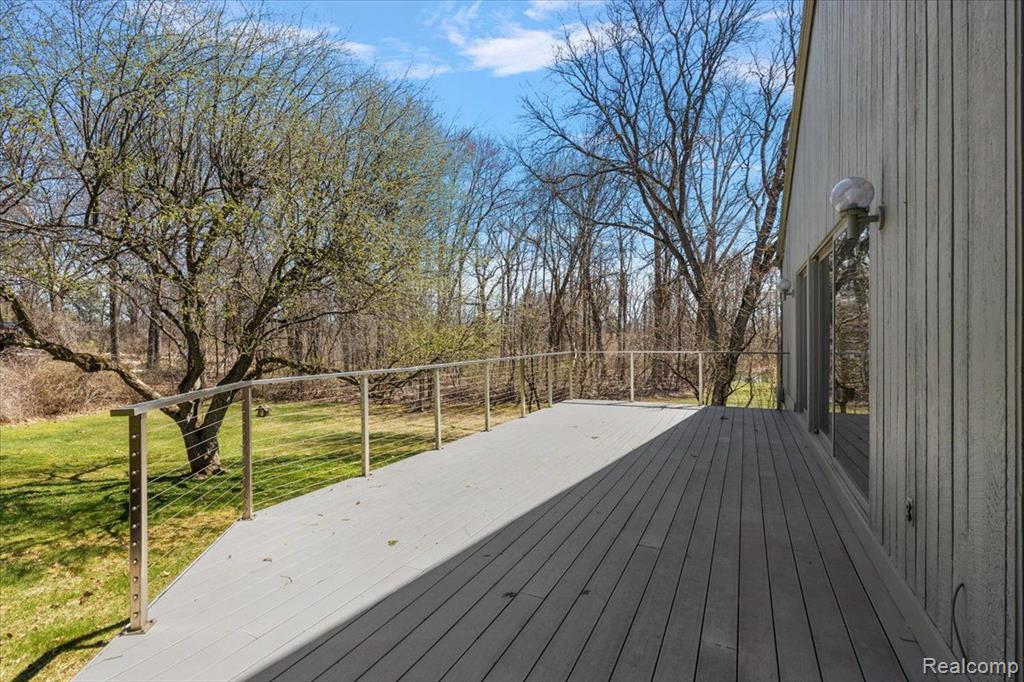 6145 BLUE BEECH Road, Rochester Hills, MI 48306 — Photo 16