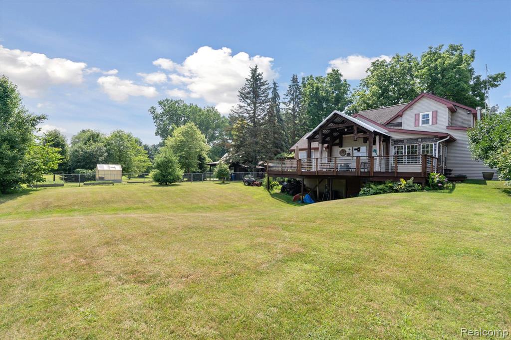 9227 Hogan Road, Fenton, MI 48430 — Photo 31