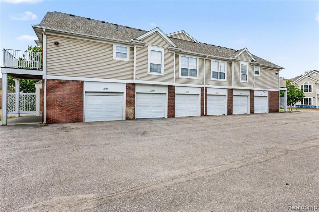 16440 Dominion Drive, Macomb, MI 48044 — Photo 30