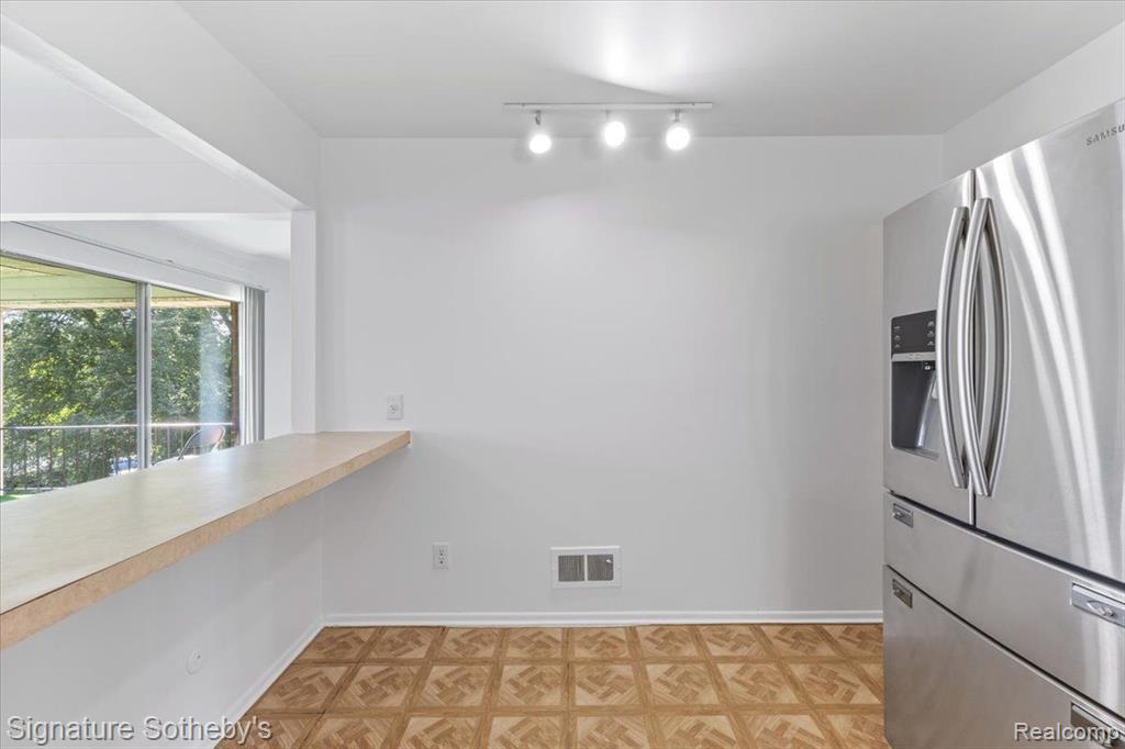 27598 E ECHO, 248, Farmington Hills, MI 48334 — Photo 10