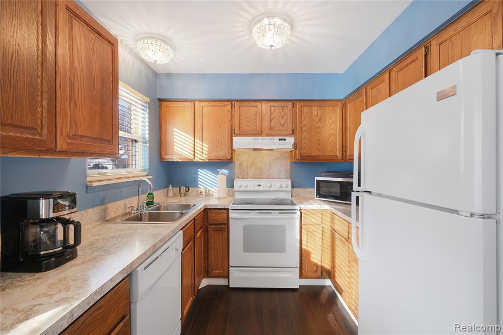 43529 Oakbrook Road, Canton, MI, 48187