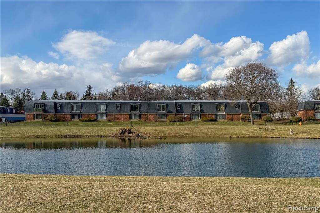 1878 Colonial Village Way, 4, Waterford, MI 48328 — Photo 35