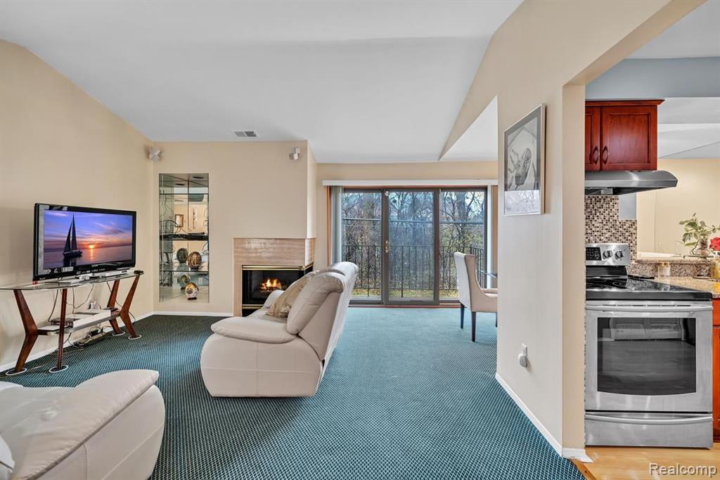 27450 EVERGREEN Road, Lathrup Village, MI 48076 — Photo 5