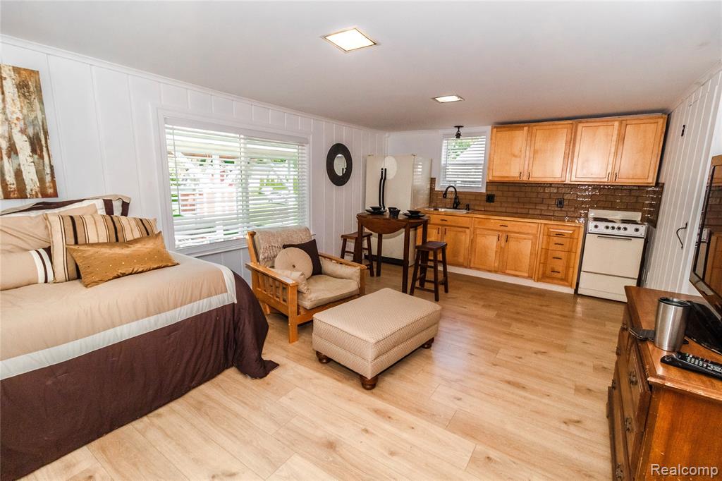 835 N Main Street, Lapeer, MI 48446 — Photo 16
