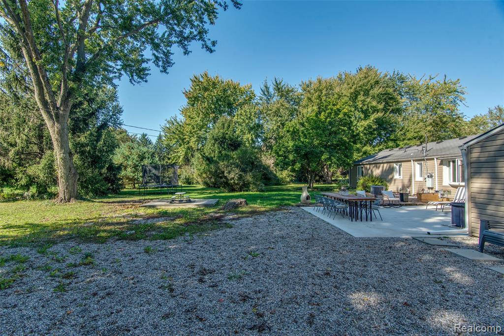 6810 N Territorial Road, Plymouth, MI, 48170