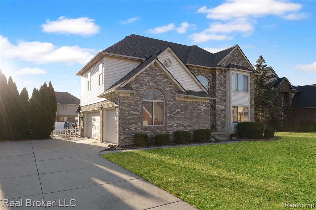 52391 WALNUT Drive, Chesterfield, MI 48047 — Photo 34