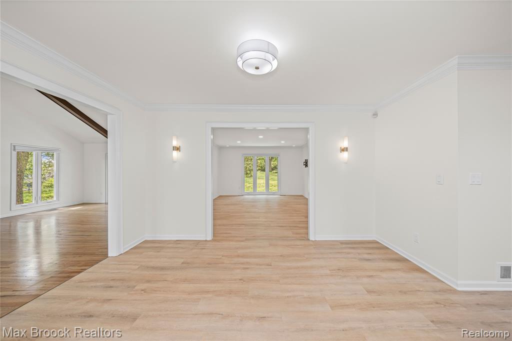 4490 Strathdale Lane, West Bloomfield, MI 48323 — Photo 14