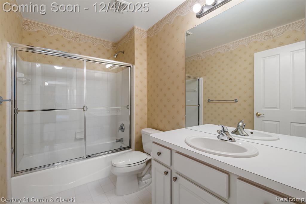 16925 Lochmoor Circle E, Northville, MI 48168 — Photo 44