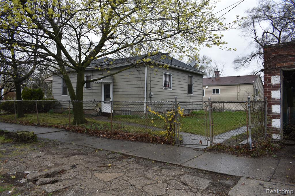21004 PARKSIDE Boulevard, Ferndale, MI 48220 — Photo 14