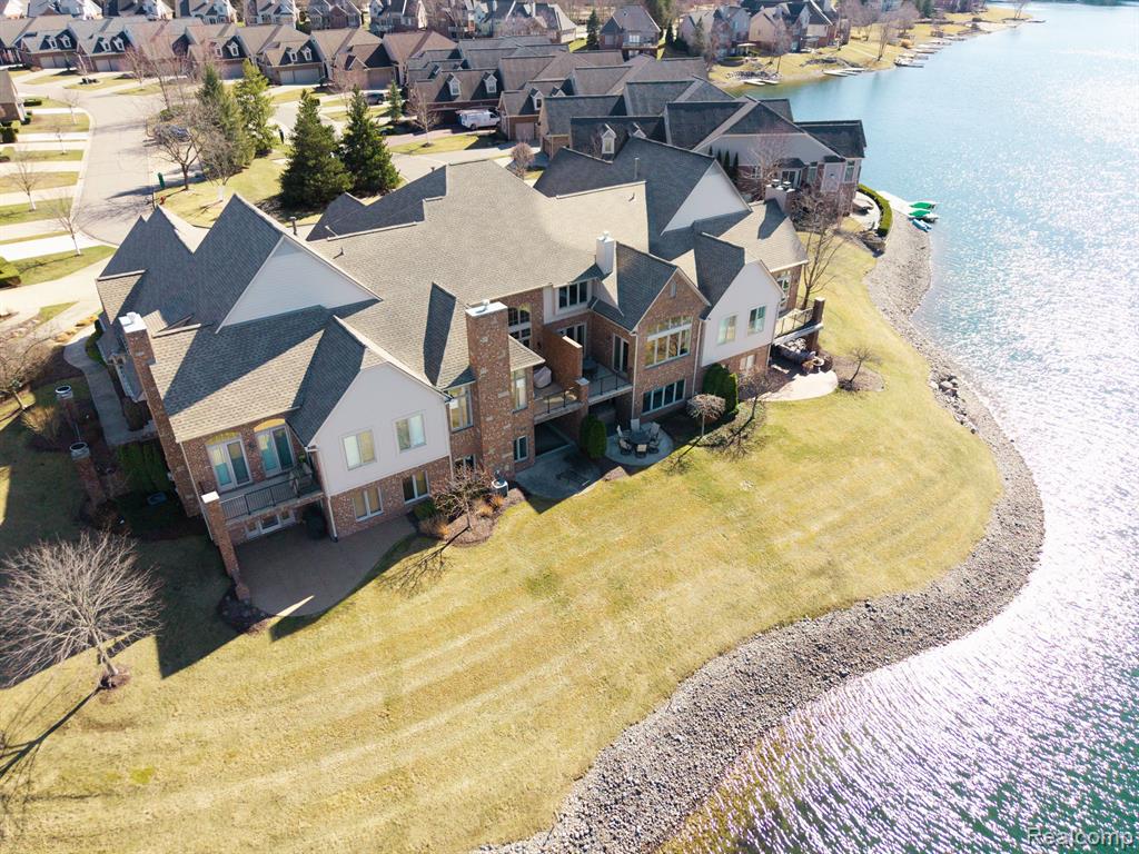 10725 WATERFALL, South Lyon, MI 48178 — Photo 47