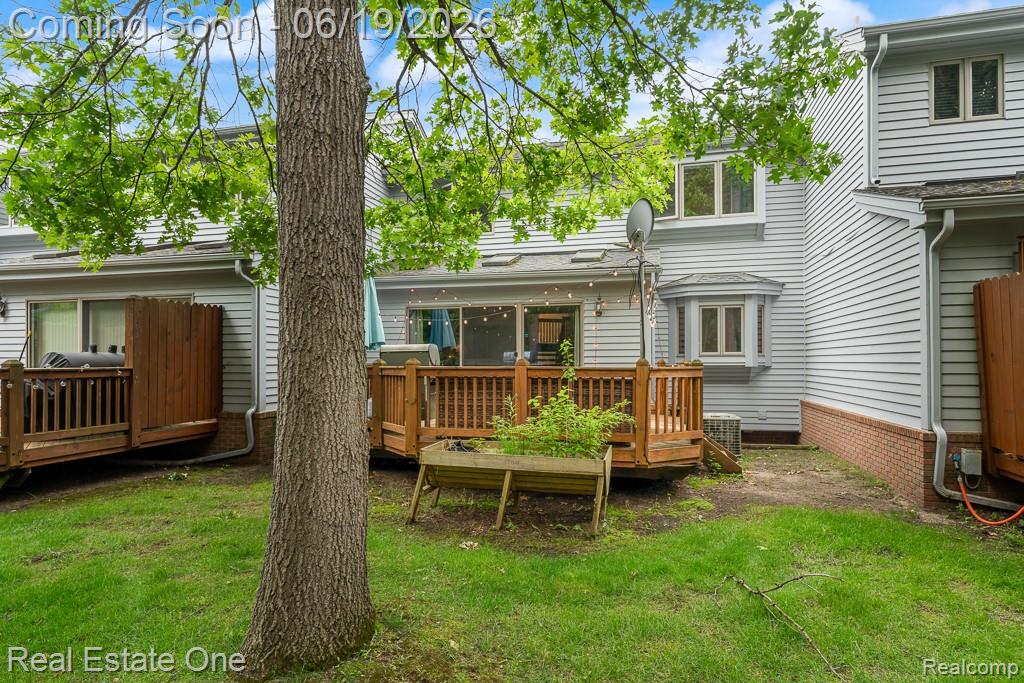 6595 Scenic Pines Court, Clarkston, MI — Photo 32