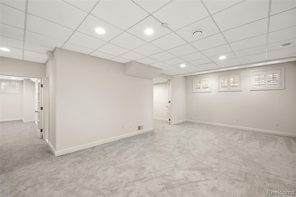 5744 Lochmoor Court, Rochester, MI 48306 — Photo 51