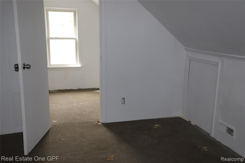 7052 Rivard Avenue, Warren, MI 48091 — Photo 12