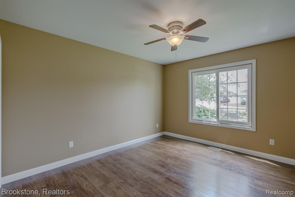 4289 Covey Lane, Grand Blanc, MI 48439 — Photo 33