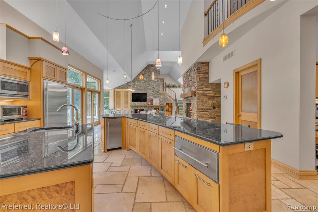 12196 Woodline Drive, Fenton, MI 48430 — Photo 28
