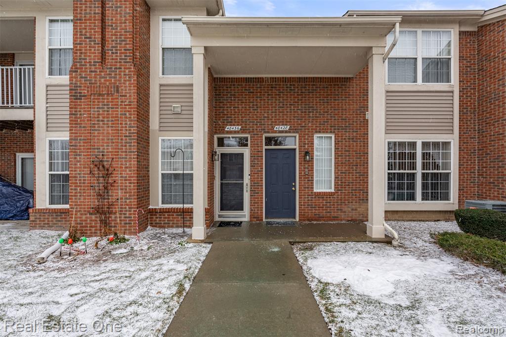 48436 Maplehurst Drive, Shelby Twp, MI 48317 — Photo 3