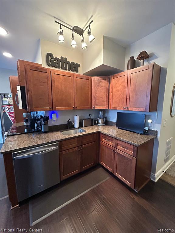 730 PENNIMAN Avenue, 207, Plymouth, MI 48170 — Photo 14