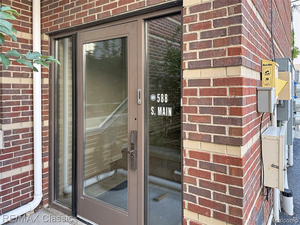 588 S Main Street, Plymouth, MI 48170 — Photo 2