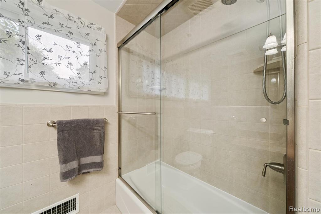 425 Kendry Avenue, Bloomfield Hills, MI 48302 — Photo 34