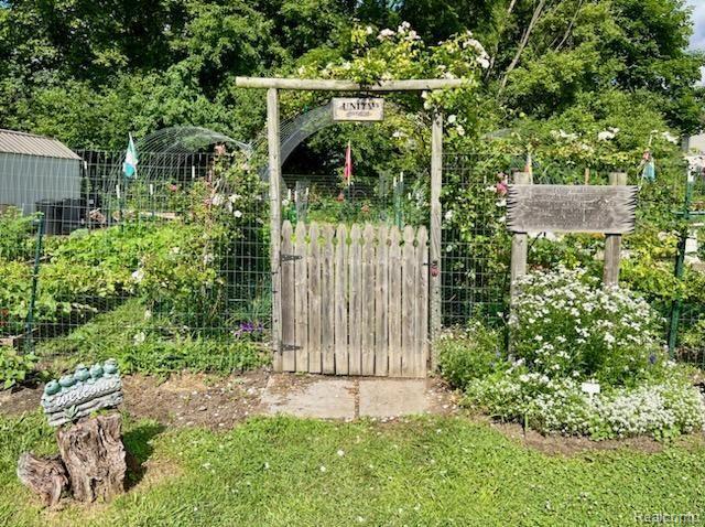 2540 SOUTHLAWN Street, Ypsilanti, MI 48197 — Photo 10