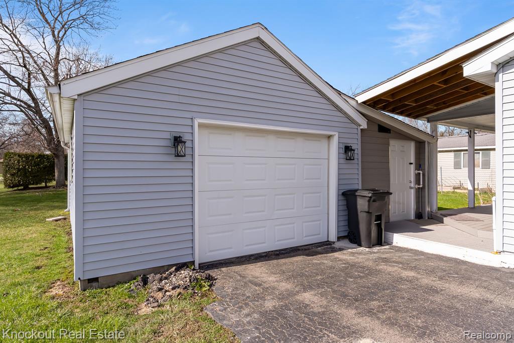 203 ATHLETIC Street, Otisville, MI 48463 — Photo 22