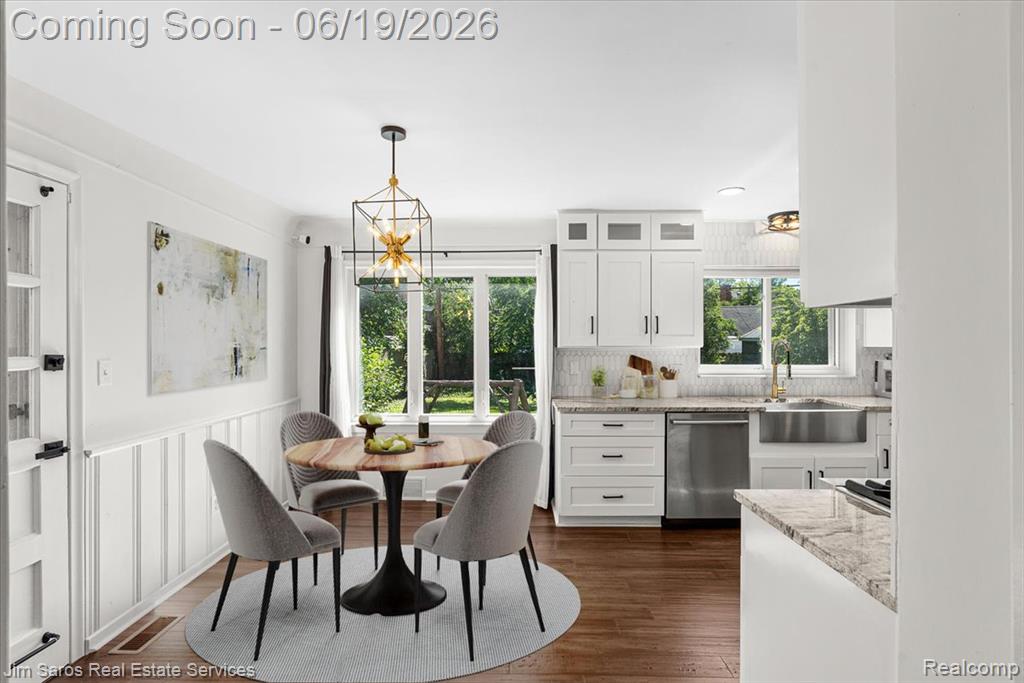 615 Lakepointe Street, Grosse Pointe, MI 48230 — Photo 11