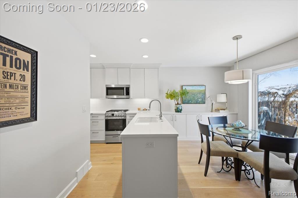 4956 Coventry Road, Royal Oak, MI 48073 — Photo 9