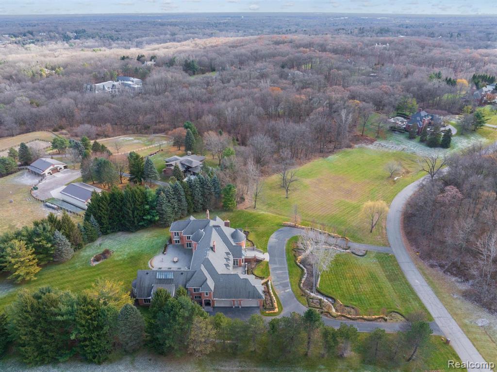 5165 Abbey Road, Rochester, MI, 48306