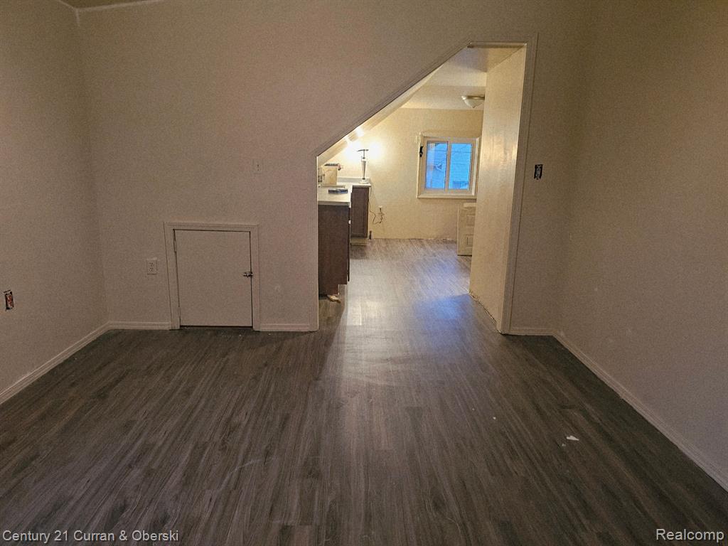 3951 COMMOR Street, Hamtramck, MI 48212 — Photo 12