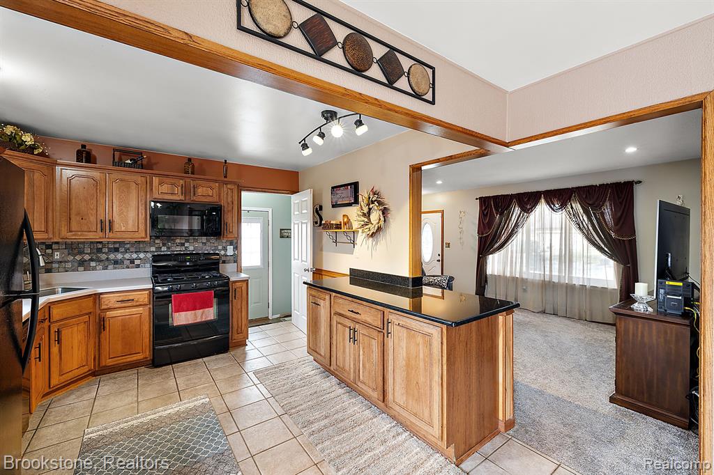 43258 HYDE PARK Drive, Sterling Heights, MI 48313 — Photo 28