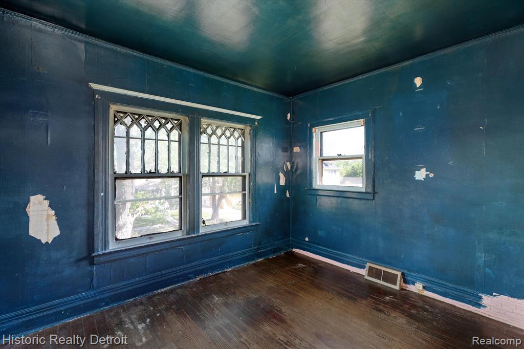 923 CALVERT Street, Detroit, MI 48202 — Photo 15