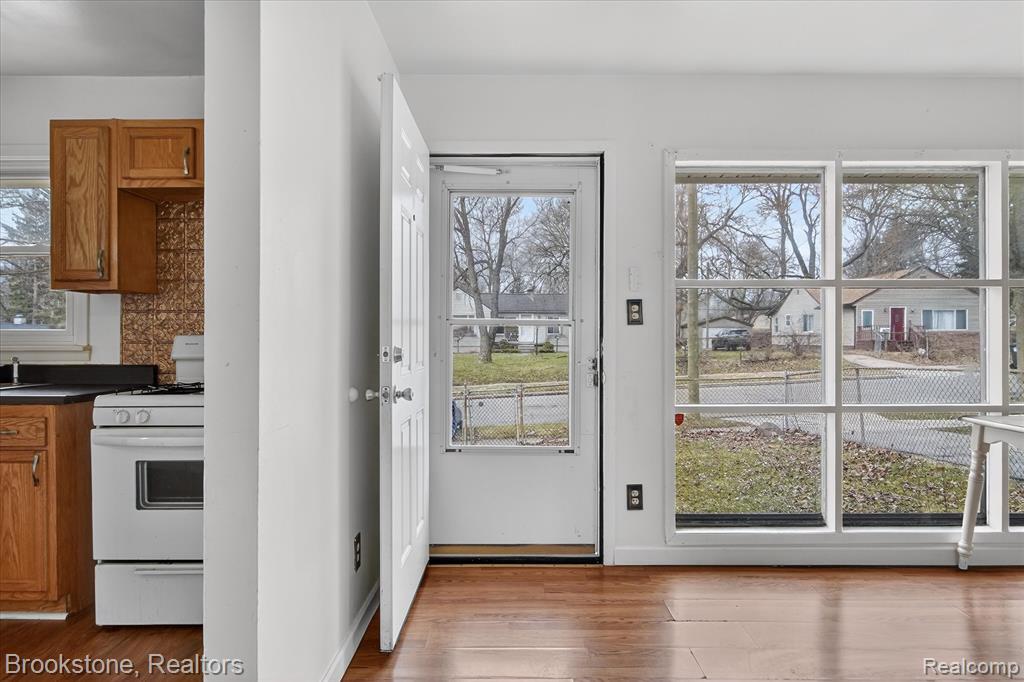 506 Emerson Avenue, Pontiac, MI 48342 — Photo 6