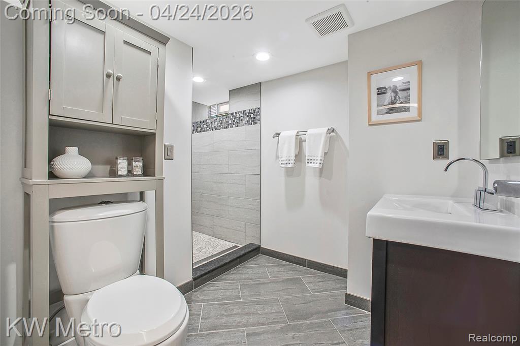 12721 Lincoln Drive, Huntington Woods, MI — Photo 30