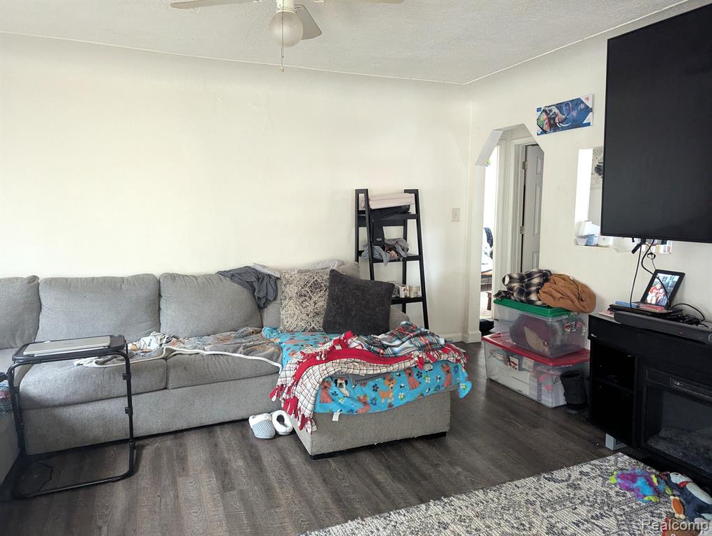 4847 HUNT Street, Wayne, MI 48184 — Photo 11