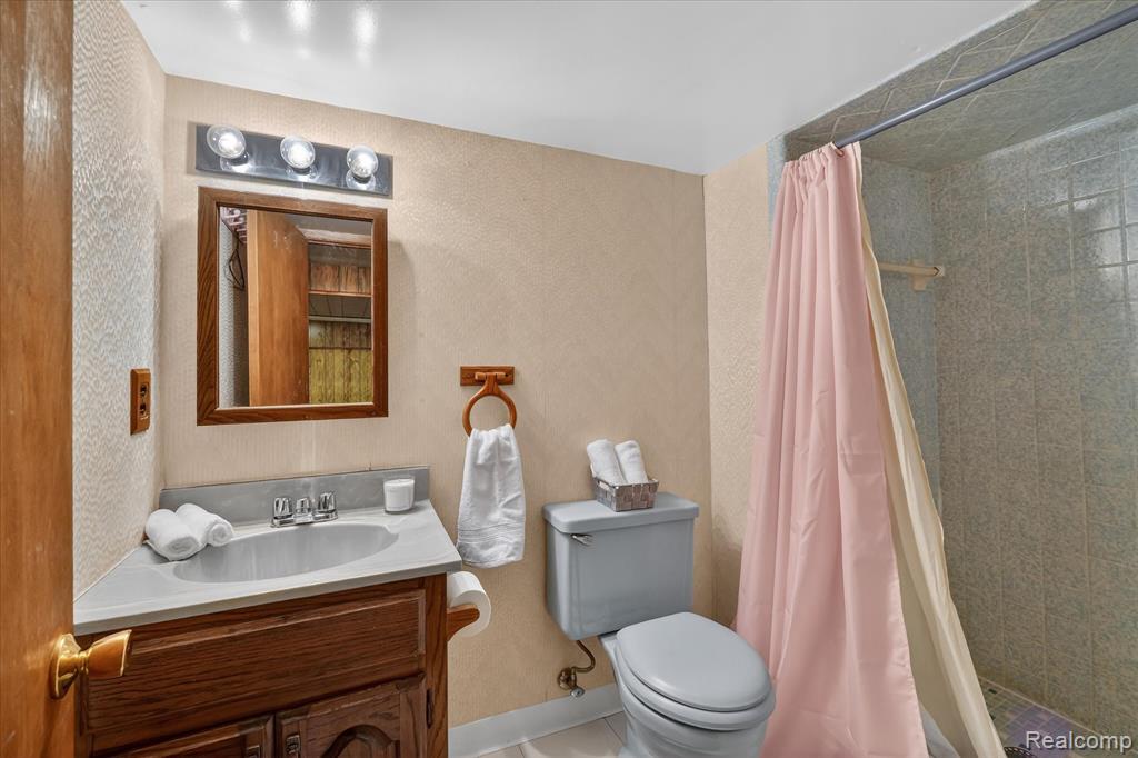 24701 Pamela Street, Flat Rock, MI 48134 — Photo 37