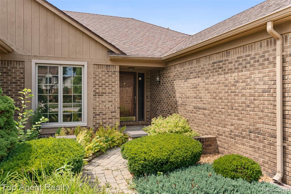 40363 Denbigh Drive, Sterling Heights, MI 48310 — Photo 23