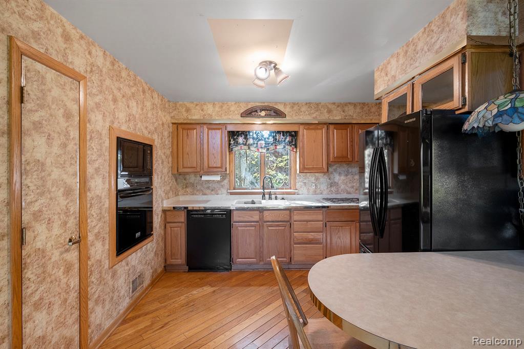 7372 River Road, Flushing, MI 48433 — Photo 9