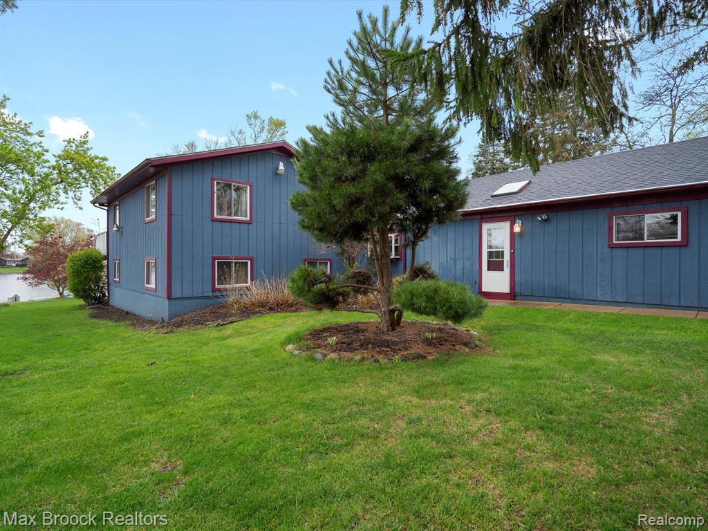 9431 MANDON Road, White Lake, MI — Photo 19