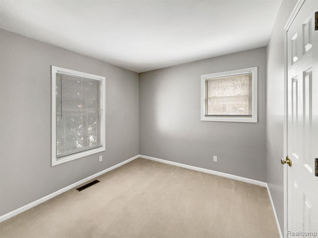 3674 OAKWOOD Street, Ann Arbor, MI 48104 — Photo 19