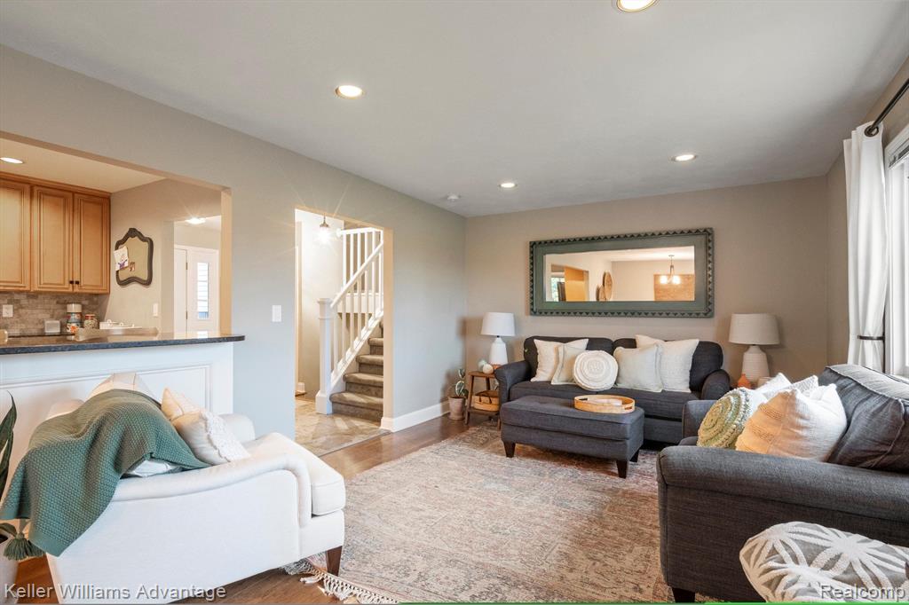 43924 ORLEANS, Canton, MI 48187 — Photo 16