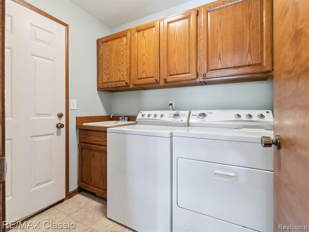 41830 PON MEADOW Drive, Northville, MI 48168 — Photo 24