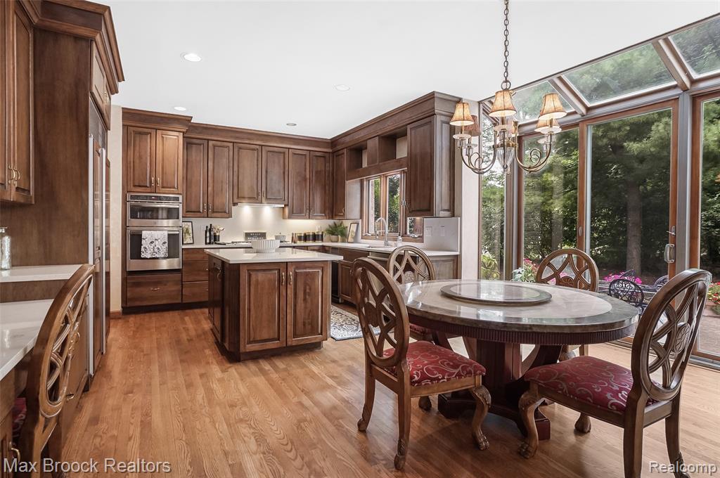60 Kingsley Manor Drive, Bloomfield Hills, MI 48304 — Photo 19