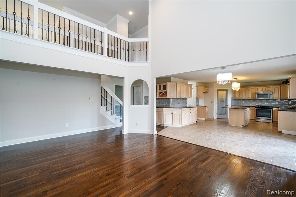 42105 Dorchester Court, Clinton Twp, MI 48038 — Photo 6