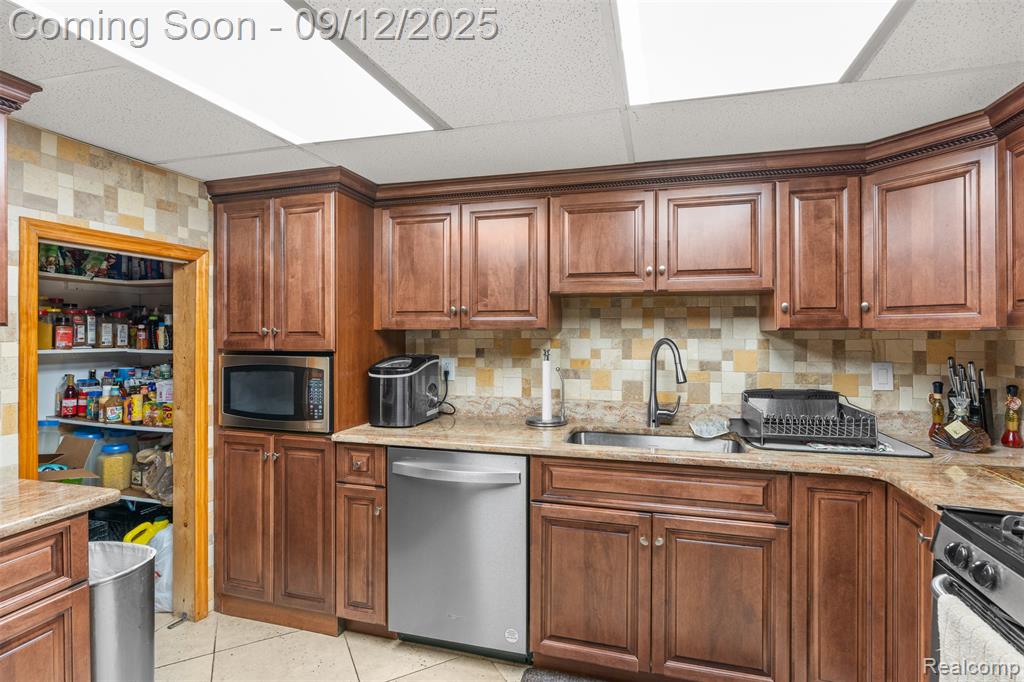 6422 Jonathon Street, Dearborn, MI 48126 — Photo 21